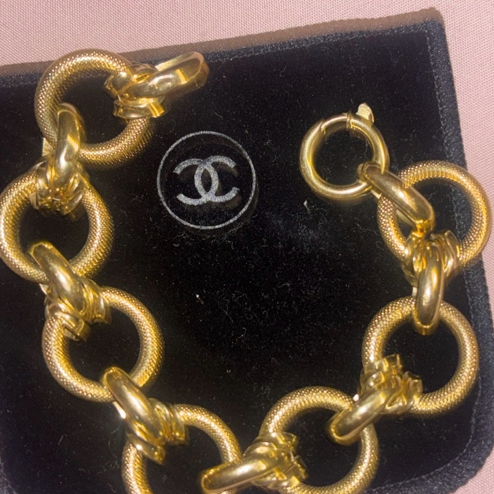 Beautiful 18k Solid Gold Bracelet - image 1